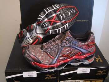 Tenis Mizuno Prophecy Vermelho e Gold- Edição Limitada